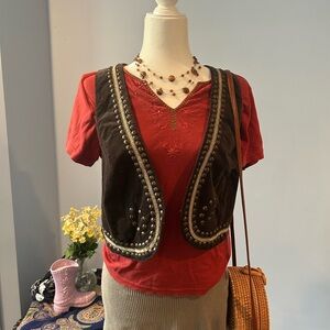 burnt orange embroidered tee